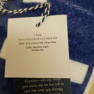 Vineyard Vines Swim - Vineyard Vines | Large Beach Towel | 40"x72" | NWT Vineyard Vines Swim - Vineyard Vines | Large Beach Towel | 40"x72" | NWT